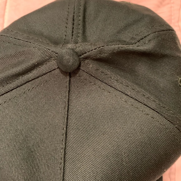 Luna hats very nice color. - Picture 3 of 6